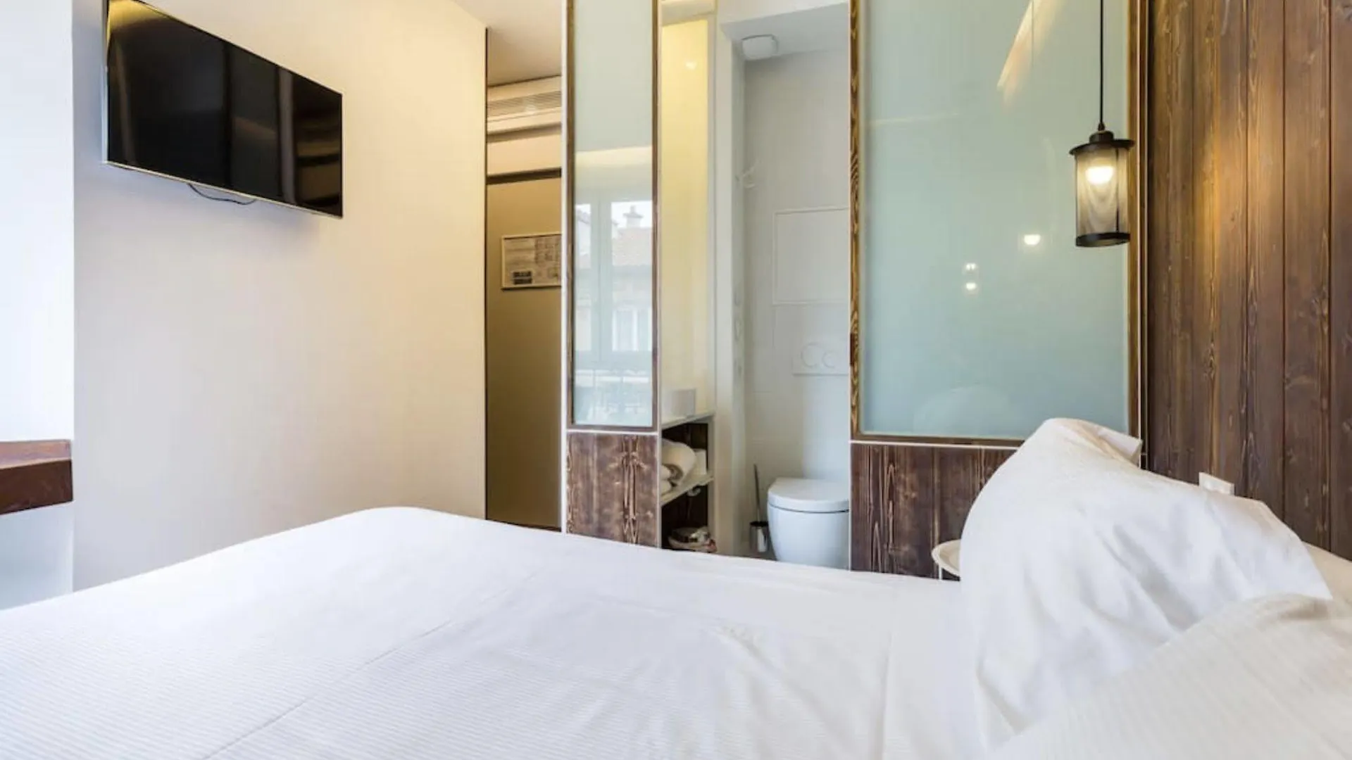 Otel Atypik Clichy
